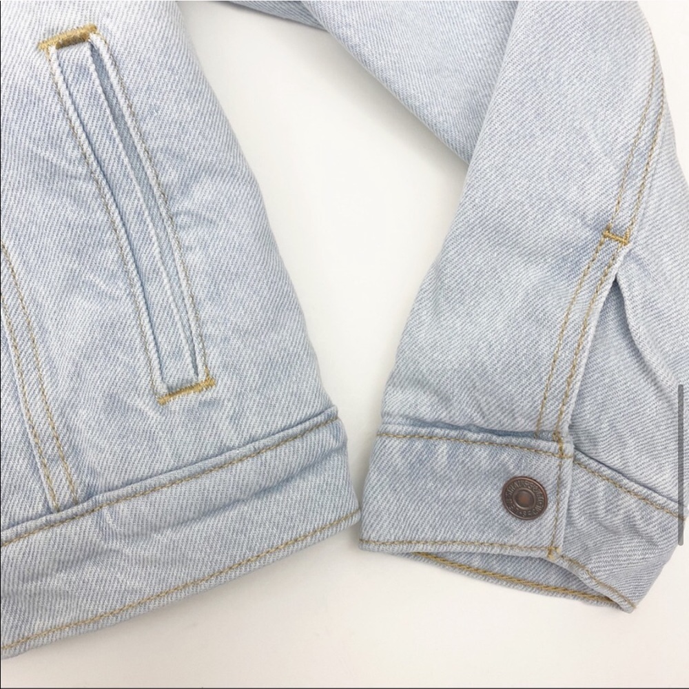 NEW! Levi’s Women’s Original Sherpa Trucker Jacket in Beacon of Light - Picture 8 of 10